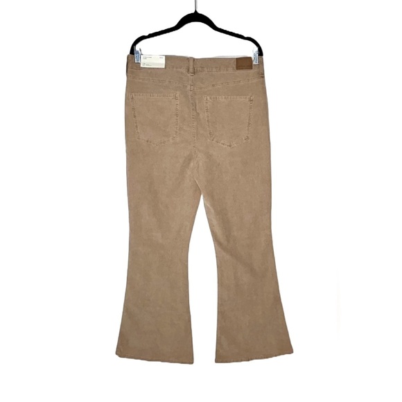 NWT American Eagle Khaki Corduroy Super High-Rise Button-Fly Flare Pant, 14R (L) - Picture 6 of 15